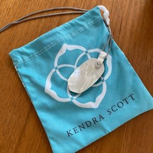 Kendra Scott large pendant